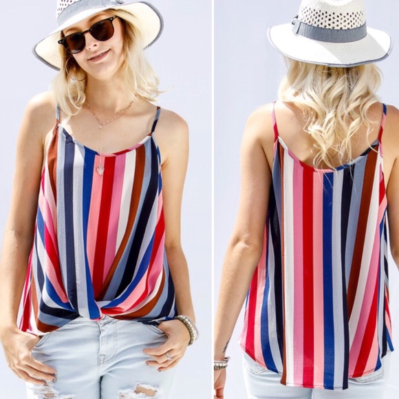 Tops - ❤️❗️Last 1! SMALL Vertical stripes top
